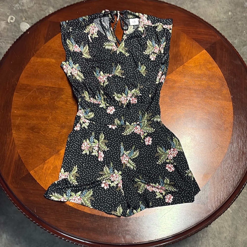 Cabi Floral Runaround Romper Style 5608 Small - Picture 2 of 5